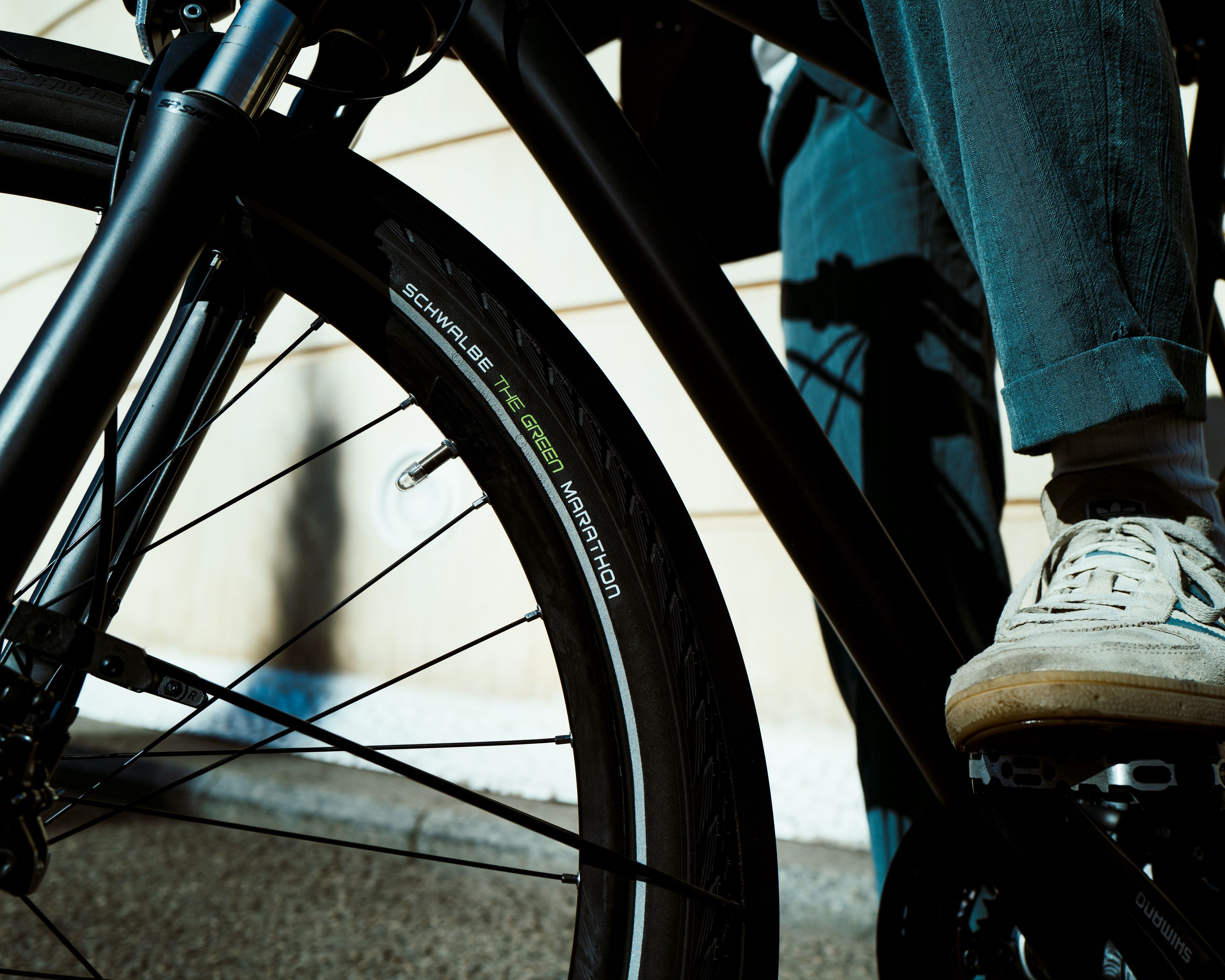 "Green Marathon"-Reifen am Fahrrad montiert